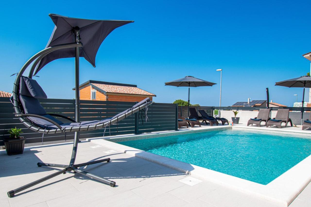 Mina With A Private Pool In