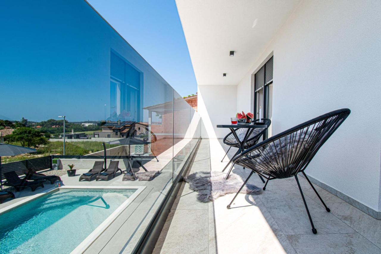 Mina With A Private Pool In Villa *